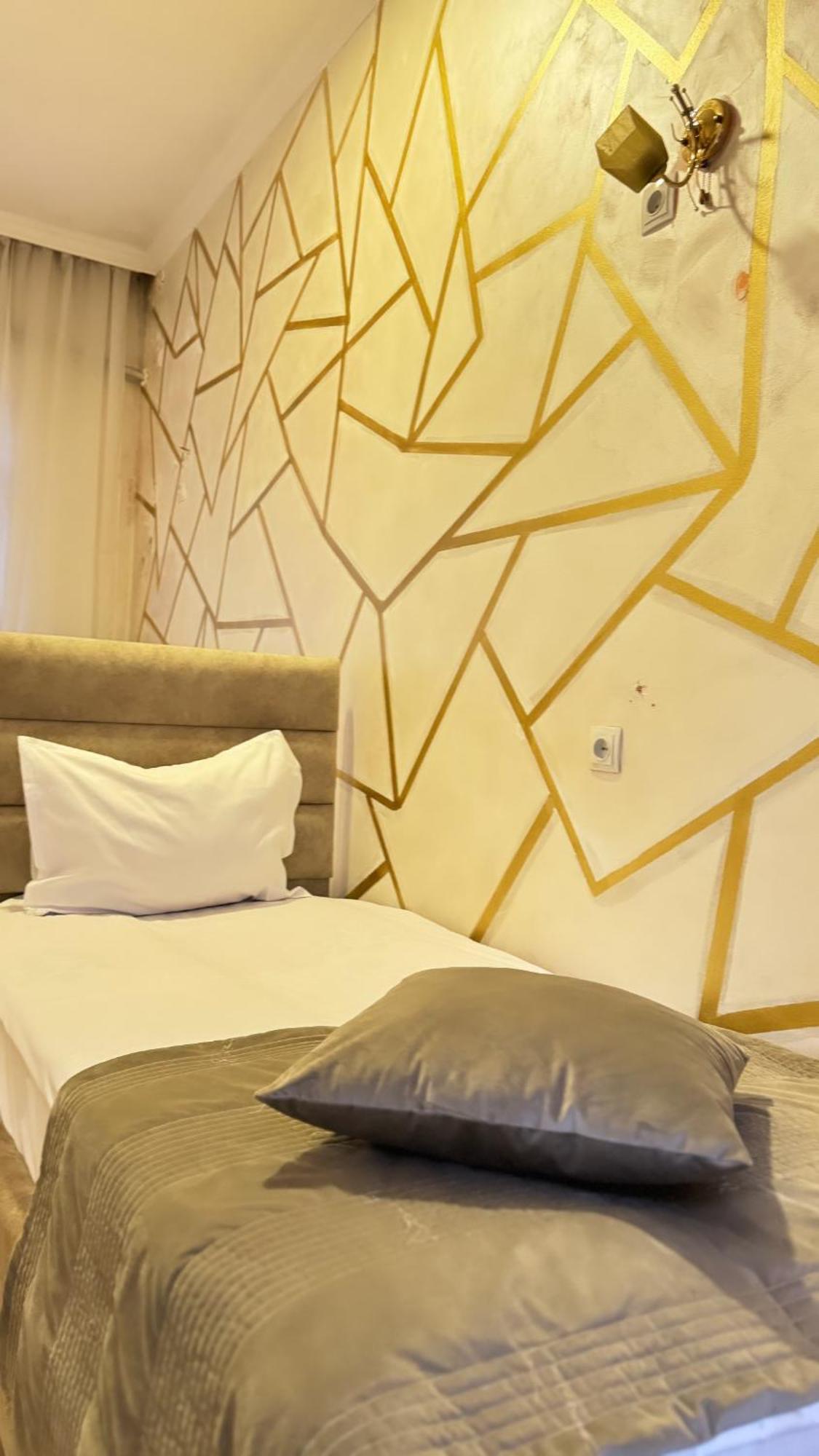 Yerevan Hotel Szoba fotó