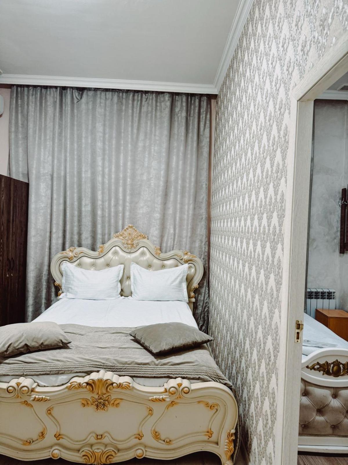 Yerevan Hotel Szoba fotó